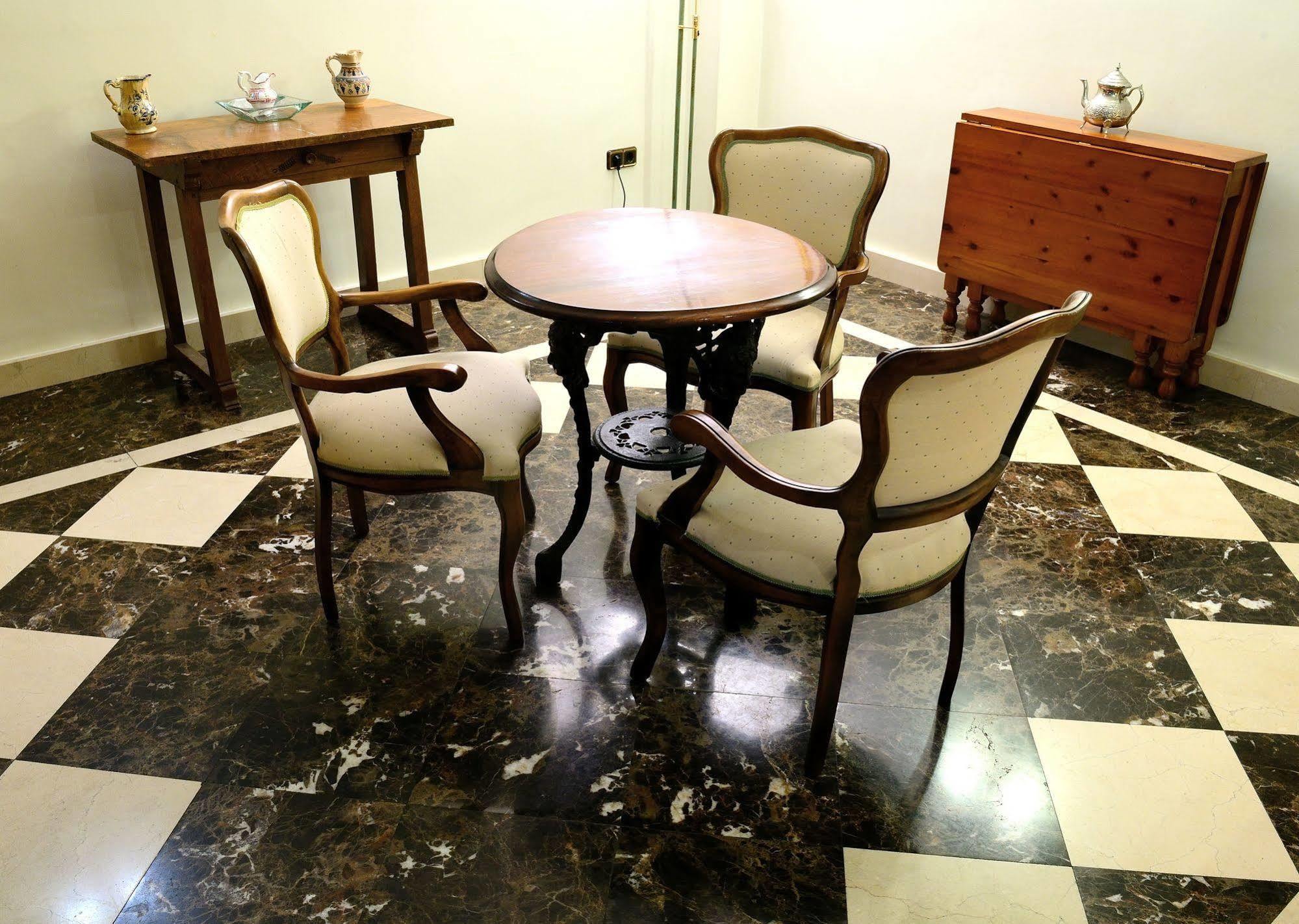 Hostal Arriazu Pamplona Luaran gambar