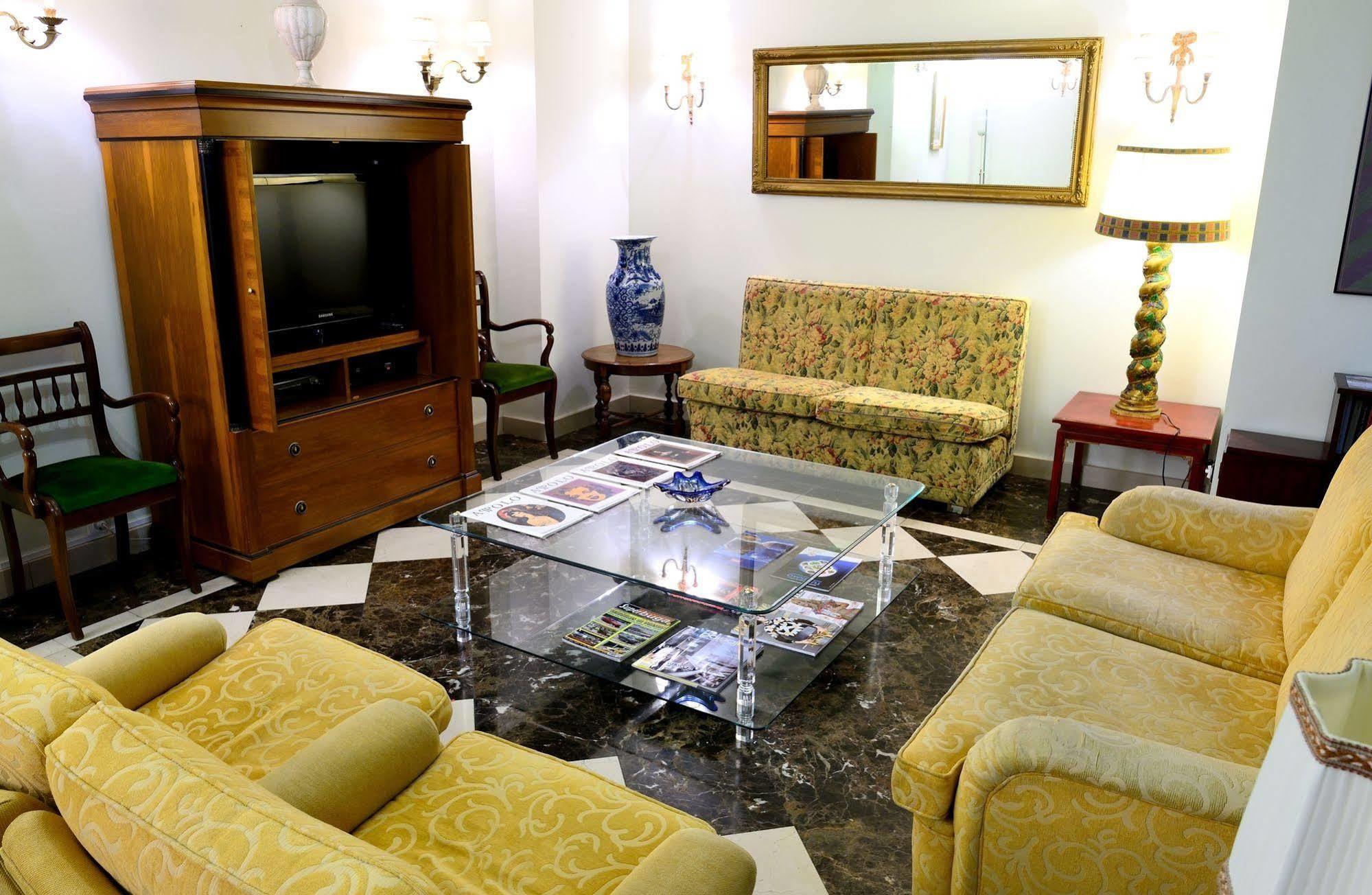 Hostal Arriazu Pamplona Luaran gambar