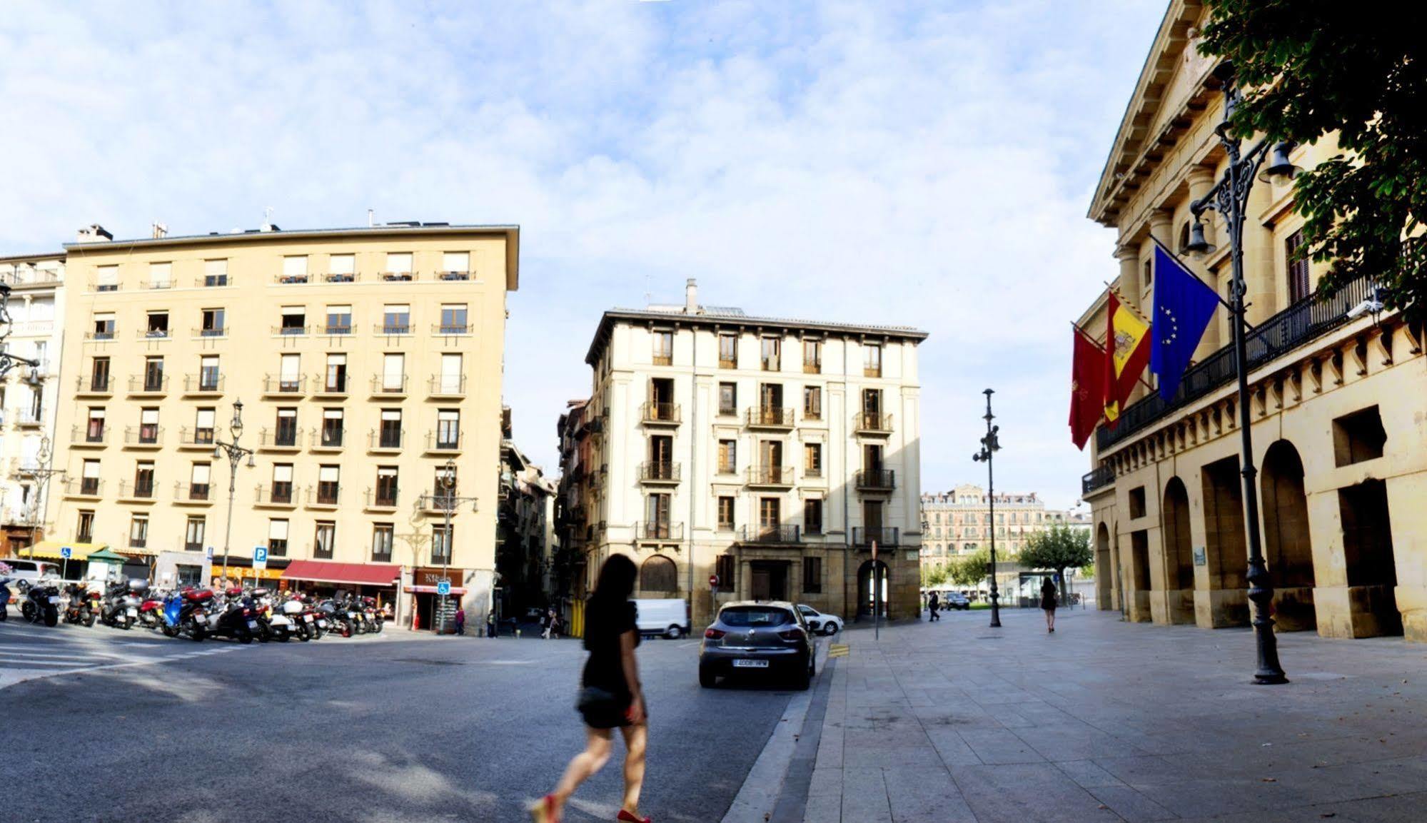 Hostal Arriazu Pamplona Luaran gambar